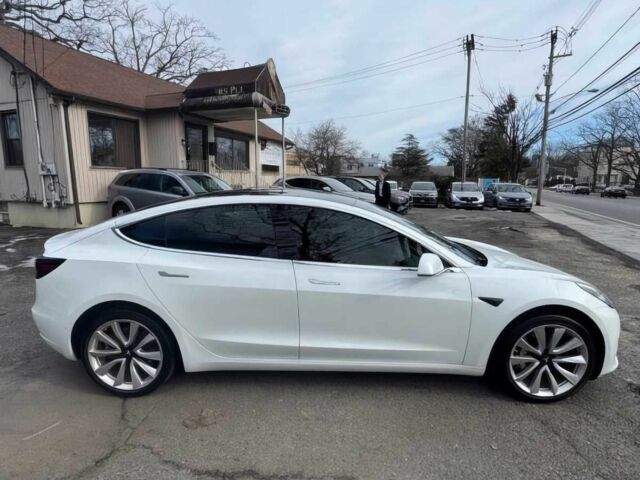 Білий Тесла Модель 3, об'ємом двигуна 0 л та пробігом 38 тис. км за 10000 $, фото 7 на Automoto.ua