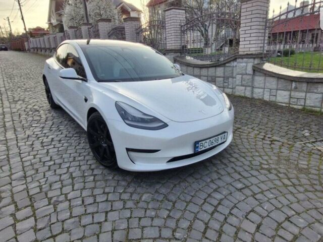 Білий Тесла Модель 3, об'ємом двигуна 0 л та пробігом 75 тис. км за 24800 $, фото 4 на Automoto.ua