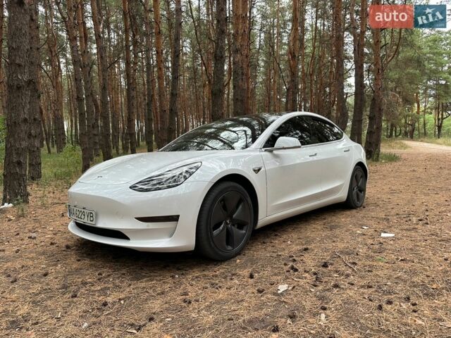 Білий Тесла Модель 3, об'ємом двигуна 0 л та пробігом 140 тис. км за 17999 $, фото 2 на Automoto.ua