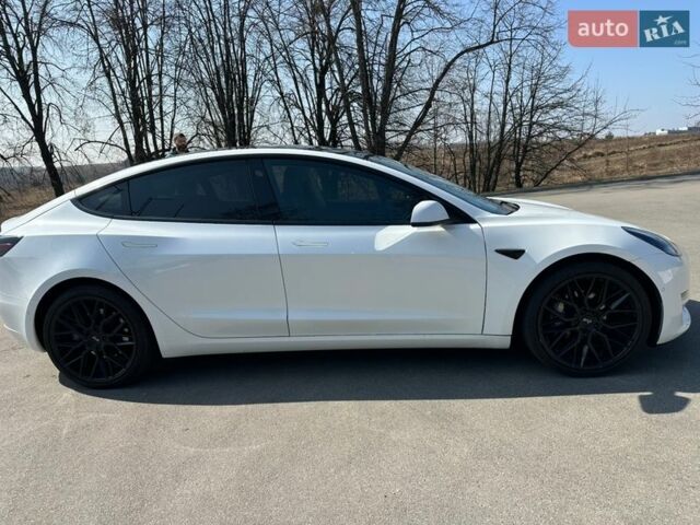 Белый Тесла Модель 3, объемом двигателя 0 л и пробегом 80 тыс. км за 21000 $, фото 2 на Automoto.ua