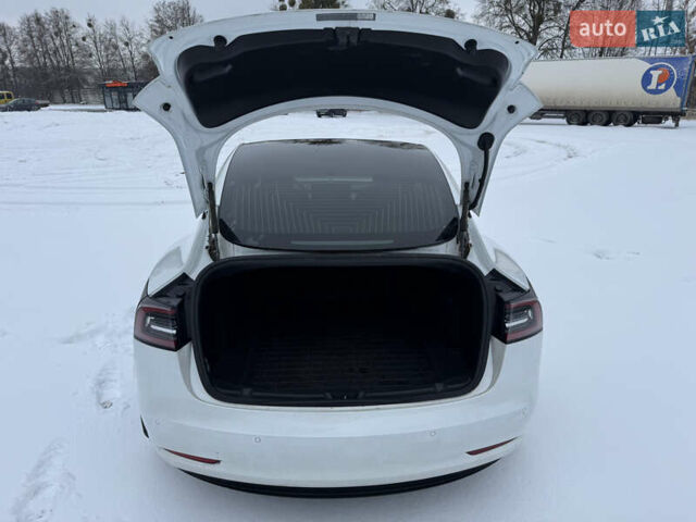 Белый Тесла Модель 3, объемом двигателя 0 л и пробегом 197 тыс. км за 18000 $, фото 8 на Automoto.ua