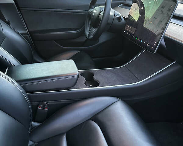 Білий Тесла Модель 3, об'ємом двигуна 0 л та пробігом 80 тис. км за 19000 $, фото 10 на Automoto.ua