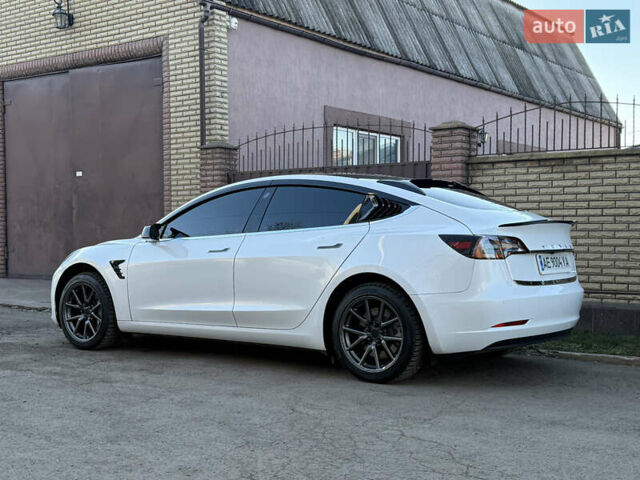 Білий Тесла Модель 3, об'ємом двигуна 0 л та пробігом 192 тис. км за 18350 $, фото 11 на Automoto.ua