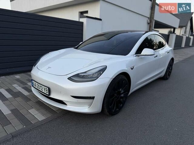 Белый Тесла Модель 3, объемом двигателя 0 л и пробегом 130 тыс. км за 16700 $, фото 7 на Automoto.ua