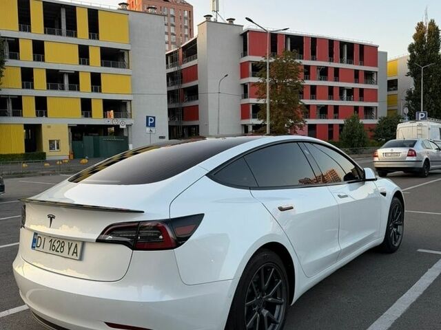 Білий Тесла Модель 3, об'ємом двигуна 0 л та пробігом 126 тис. км за 13400 $, фото 3 на Automoto.ua