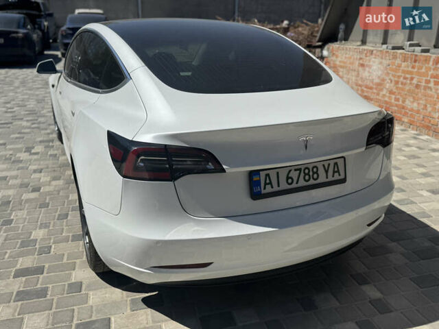 Білий Тесла Модель 3, об'ємом двигуна 0 л та пробігом 67 тис. км за 14800 $, фото 5 на Automoto.ua