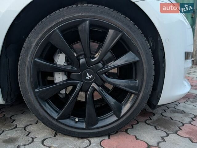 Белый Тесла Модель 3, объемом двигателя 0 л и пробегом 120 тыс. км за 19800 $, фото 17 на Automoto.ua