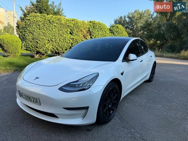 Белый Тесла Модель 3, объемом двигателя 0 л и пробегом 160 тыс. км за 18500 $, фото 1 на Automoto.ua