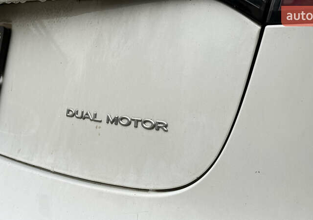 Білий Тесла Модель 3, об'ємом двигуна 0 л та пробігом 79 тис. км за 15200 $, фото 5 на Automoto.ua