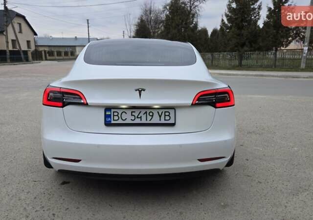 Белый Тесла Модель 3, объемом двигателя 0 л и пробегом 72 тыс. км за 18900 $, фото 3 на Automoto.ua