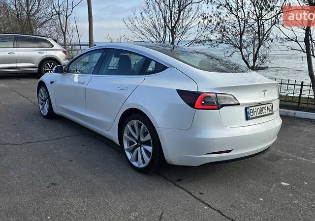 Белый Тесла Модель 3, объемом двигателя 0 л и пробегом 45 тыс. км за 16500 $, фото 4 на Automoto.ua