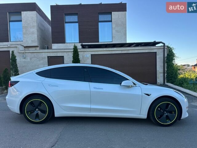 Белый Тесла Модель 3, объемом двигателя 0 л и пробегом 113 тыс. км за 16800 $, фото 5 на Automoto.ua