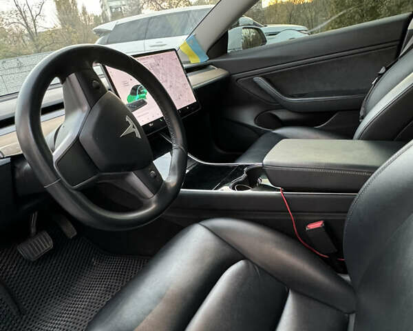 Білий Тесла Модель 3, об'ємом двигуна 0 л та пробігом 82 тис. км за 26000 $, фото 13 на Automoto.ua