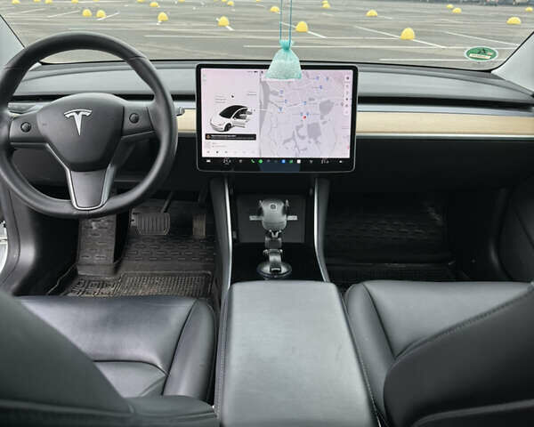 Белый Тесла Модель 3, объемом двигателя 0 л и пробегом 95 тыс. км за 15900 $, фото 11 на Automoto.ua
