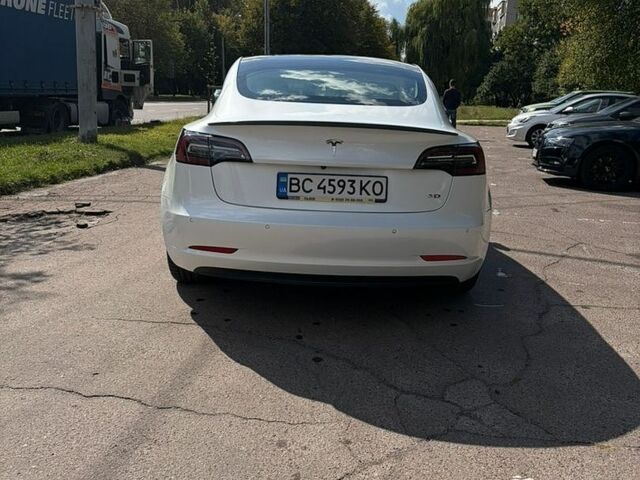 Белый Тесла Модель 3, объемом двигателя 0 л и пробегом 87 тыс. км за 18999 $, фото 5 на Automoto.ua