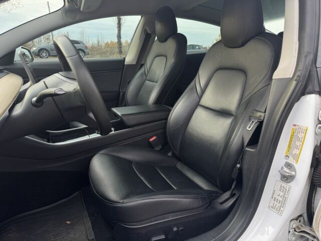 Белый Тесла Модель 3, объемом двигателя 0 л и пробегом 166 тыс. км за 14400 $, фото 11 на Automoto.ua