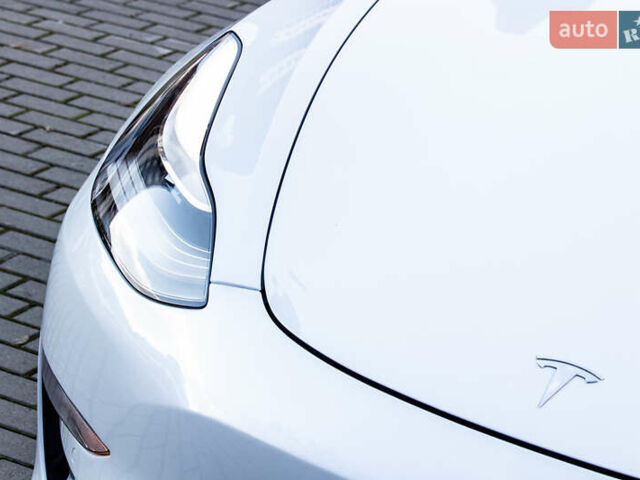 Белый Тесла Модель 3, объемом двигателя 0 л и пробегом 146 тыс. км за 17500 $, фото 23 на Automoto.ua