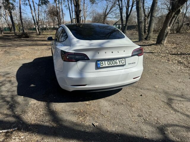 Білий Тесла Модель 3, об'ємом двигуна 0 л та пробігом 210 тис. км за 16500 $, фото 3 на Automoto.ua