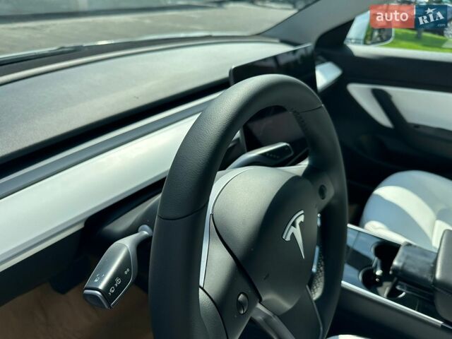 Білий Тесла Модель 3, об'ємом двигуна 0 л та пробігом 108 тис. км за 17500 $, фото 30 на Automoto.ua