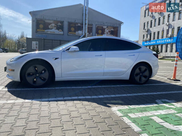 Белый Тесла Модель 3, объемом двигателя 0 л и пробегом 117 тыс. км за 21900 $, фото 3 на Automoto.ua