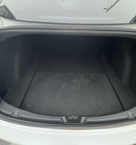 Белый Тесла Модель 3, объемом двигателя 0 л и пробегом 96 тыс. км за 25200 $, фото 22 на Automoto.ua