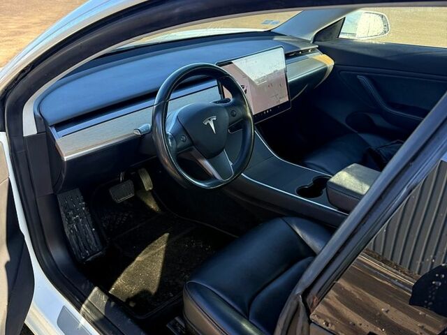 Білий Тесла Модель 3, об'ємом двигуна 0 л та пробігом 150 тис. км за 15500 $, фото 5 на Automoto.ua