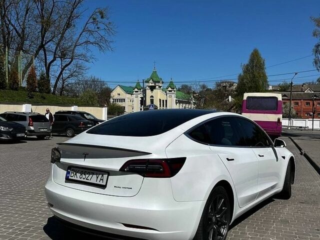 Белый Тесла Модель 3, объемом двигателя 0 л и пробегом 100 тыс. км за 16900 $, фото 18 на Automoto.ua