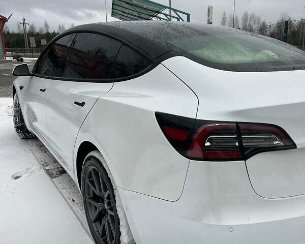 Білий Тесла Модель 3, об'ємом двигуна 0 л та пробігом 155 тис. км за 17600 $, фото 7 на Automoto.ua
