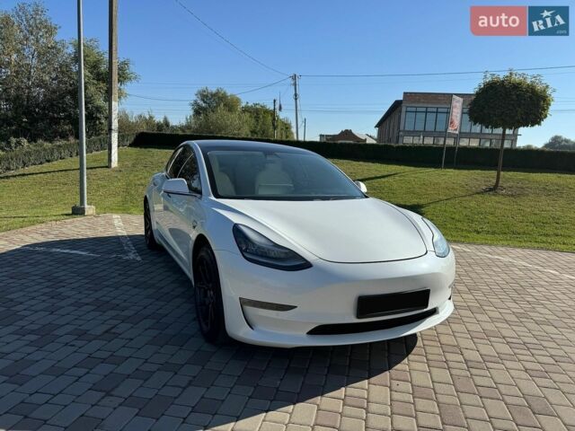 Белый Тесла Модель 3, объемом двигателя 0 л и пробегом 112 тыс. км за 16500 $, фото 5 на Automoto.ua