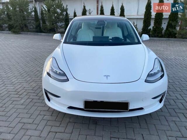 Білий Тесла Модель 3, об'ємом двигуна 0 л та пробігом 236 тис. км за 14300 $, фото 2 на Automoto.ua