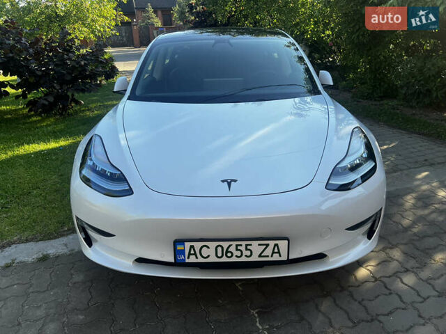 Белый Тесла Модель 3, объемом двигателя 0 л и пробегом 72 тыс. км за 22500 $, фото 1 на Automoto.ua