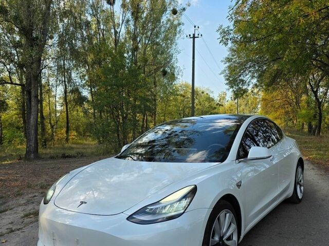 Белый Тесла Модель 3, объемом двигателя 0 л и пробегом 120 тыс. км за 17800 $, фото 1 на Automoto.ua