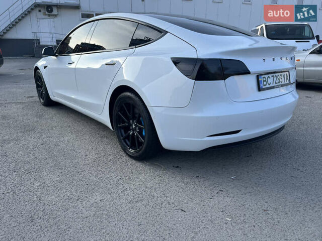 Белый Тесла Модель 3, объемом двигателя 0 л и пробегом 101 тыс. км за 18400 $, фото 4 на Automoto.ua