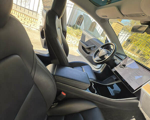 Белый Тесла Модель 3, объемом двигателя 0 л и пробегом 114 тыс. км за 16000 $, фото 6 на Automoto.ua