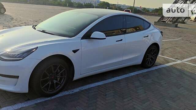 Белый Тесла Модель 3, объемом двигателя 0 л и пробегом 100 тыс. км за 19600 $, фото 15 на Automoto.ua