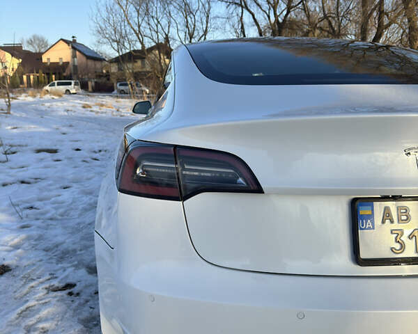 Белый Тесла Модель 3, объемом двигателя 0 л и пробегом 95 тыс. км за 15000 $, фото 12 на Automoto.ua