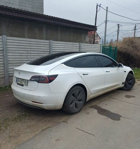 Белый Тесла Модель 3, объемом двигателя 0 л и пробегом 110 тыс. км за 15000 $, фото 1 на Automoto.ua