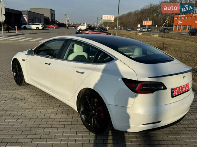 Белый Тесла Модель 3, объемом двигателя 0 л и пробегом 103 тыс. км за 20000 $, фото 4 на Automoto.ua