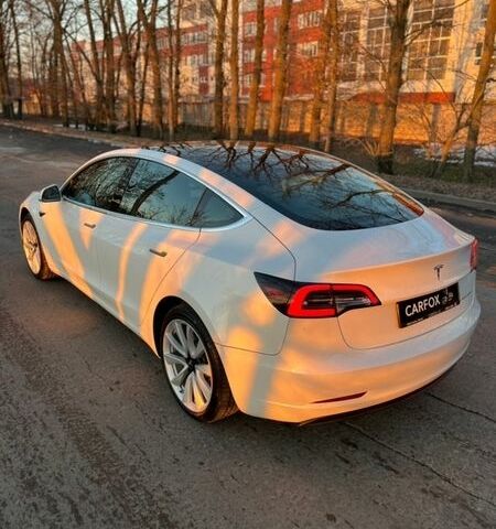 Белый Тесла Модель 3, объемом двигателя 0 л и пробегом 62 тыс. км за 22400 $, фото 3 на Automoto.ua