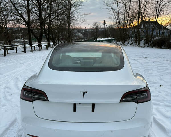 Білий Тесла Модель 3, об'ємом двигуна 0 л та пробігом 96 тис. км за 19000 $, фото 6 на Automoto.ua