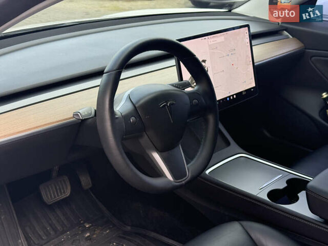 Белый Тесла Модель 3, объемом двигателя 0 л и пробегом 71 тыс. км за 15800 $, фото 2 на Automoto.ua