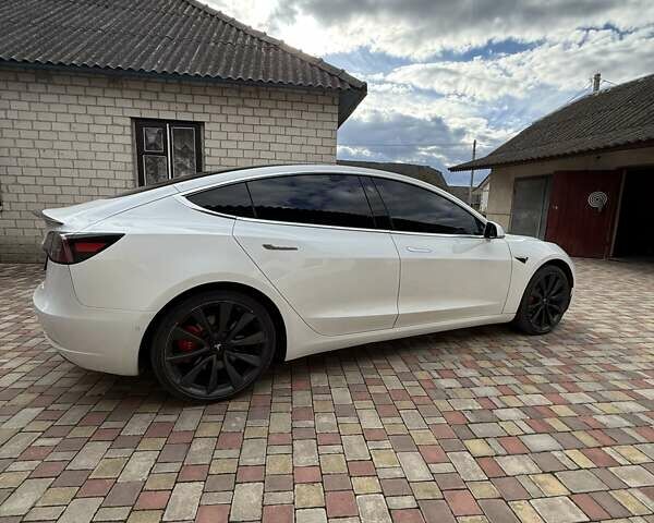 Белый Тесла Модель 3, объемом двигателя 0 л и пробегом 143 тыс. км за 18900 $, фото 12 на Automoto.ua