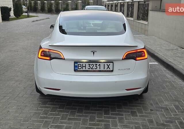 Белый Тесла Модель 3, объемом двигателя 0 л и пробегом 54 тыс. км за 21000 $, фото 6 на Automoto.ua