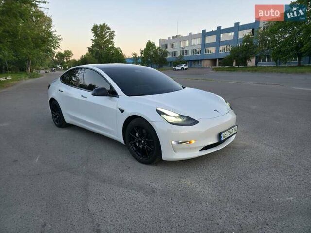 Белый Тесла Модель 3, объемом двигателя 0 л и пробегом 142 тыс. км за 17500 $, фото 4 на Automoto.ua