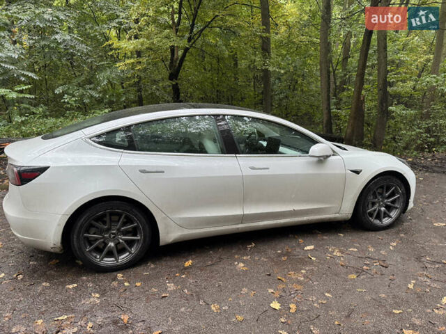 Білий Тесла Модель 3, об'ємом двигуна 0 л та пробігом 90 тис. км за 19500 $, фото 1 на Automoto.ua