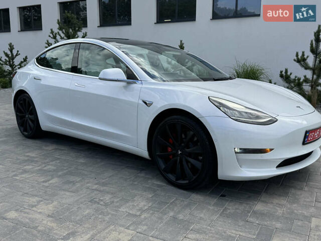 Белый Тесла Модель 3, объемом двигателя 0 л и пробегом 107 тыс. км за 19500 $, фото 11 на Automoto.ua