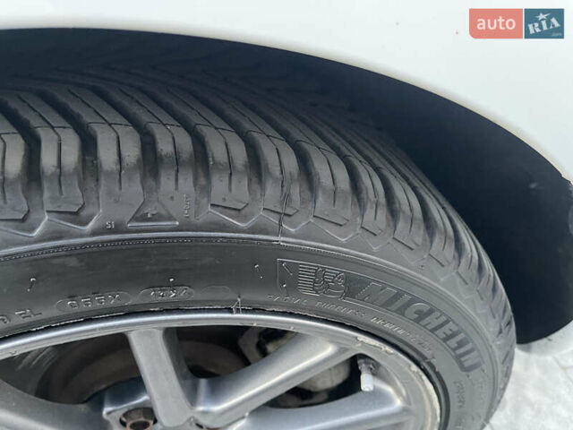 Білий Тесла Модель 3, об'ємом двигуна 0 л та пробігом 262 тис. км за 18400 $, фото 23 на Automoto.ua