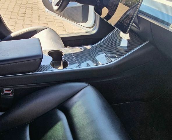 Белый Тесла Модель 3, объемом двигателя 0 л и пробегом 94 тыс. км за 16000 $, фото 2 на Automoto.ua