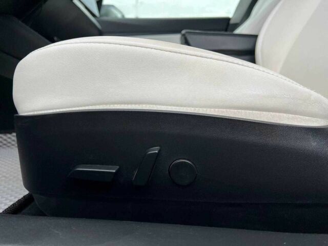 Білий Тесла Модель 3, об'ємом двигуна 0 л та пробігом 203 тис. км за 13790 $, фото 13 на Automoto.ua