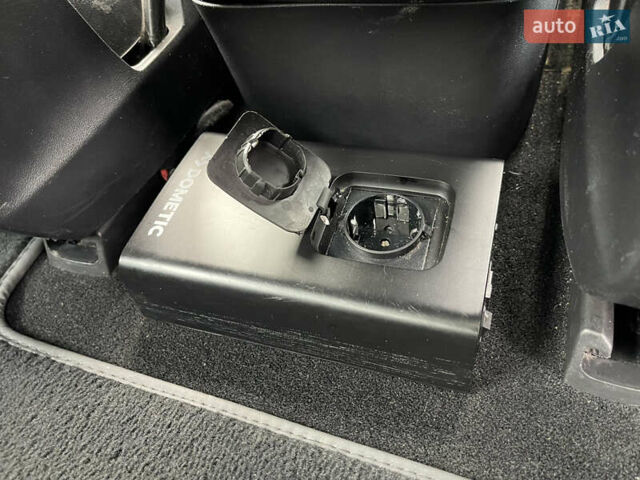 Белый Тесла Модель 3, объемом двигателя 0 л и пробегом 120 тыс. км за 17000 $, фото 44 на Automoto.ua